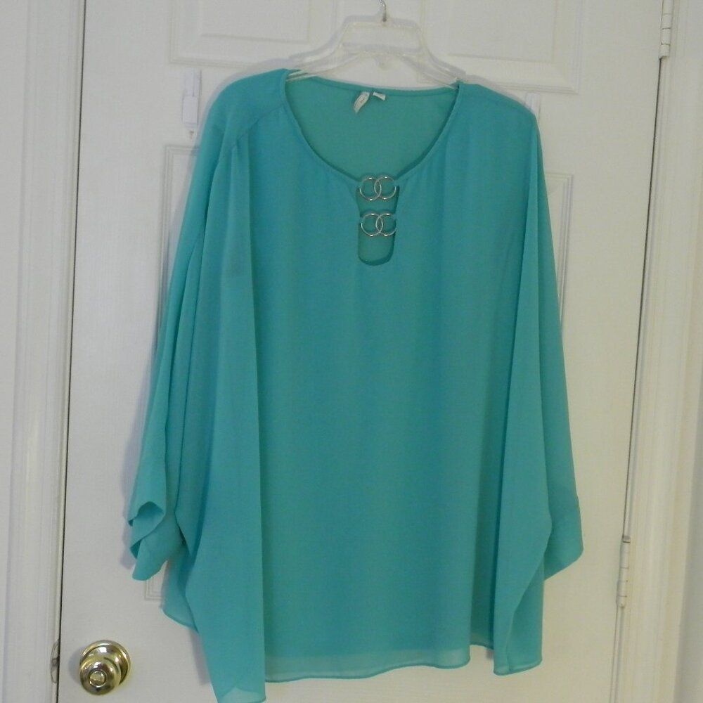 Cato Teal Flowy Batwing Blouse w/ Silver Accents at the Neck EUC